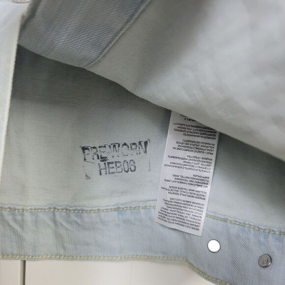 Levis trucker light wash jacket, medium - Picture 4 of 7